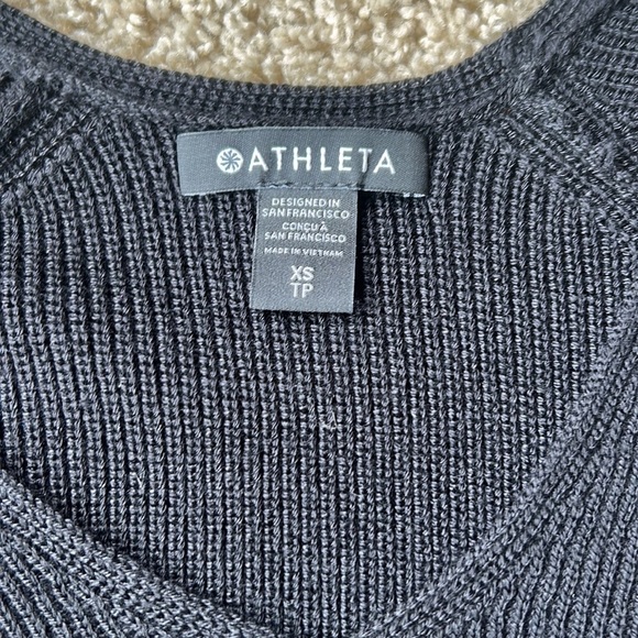 ATHLETA women’s Vneck black sweater size XS - Picture 7 of 9